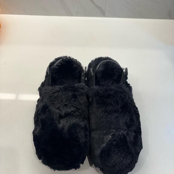 Nike Black Furry women’s mules - Picture 1 of 10